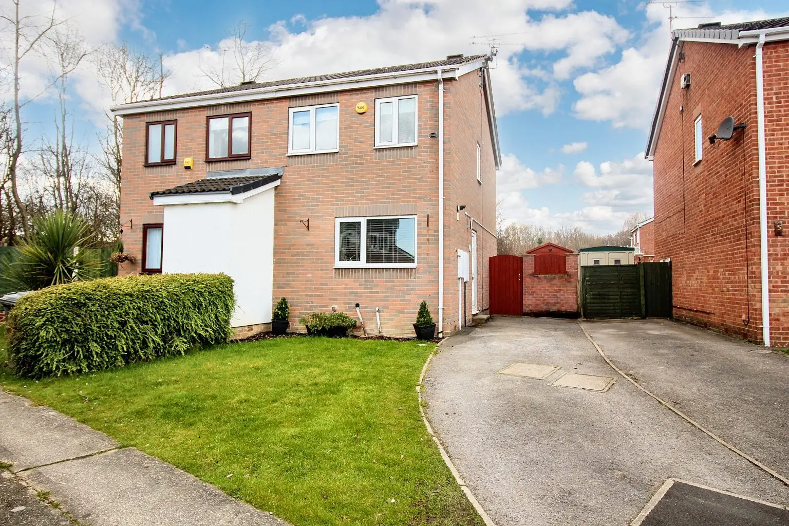 Inglewood Avenue, Sothall, S20